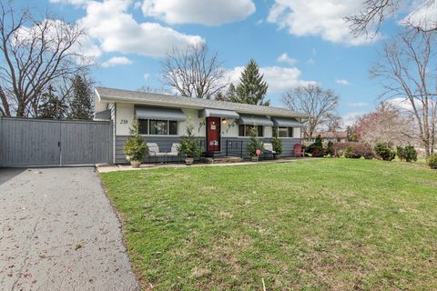 Photo of 238 Frontage Road, Winnetka, IL 60093 (MLS # 12594929)