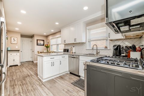 Tiny photo for 10948 S Albany Avenue, Chicago, IL 60655 (MLS # 12674909)