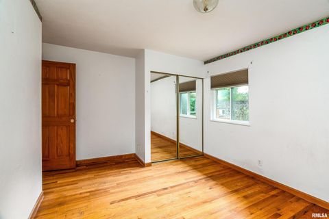 Tiny photo for 1301 W COURT Street, Carbondale, IL 62901 (MLS # EB460069)