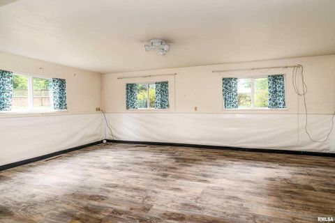 Tiny photo for 1301 W COURT Street, Carbondale, IL 62901 (MLS # EB460069)