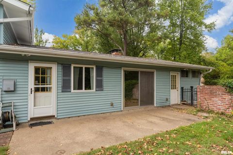 Tiny photo for 1301 W COURT Street, Carbondale, IL 62901 (MLS # EB460069)