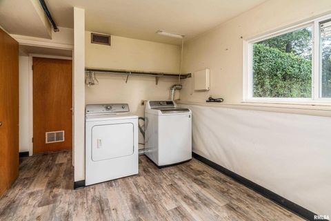 Tiny photo for 1301 W COURT Street, Carbondale, IL 62901 (MLS # EB460069)