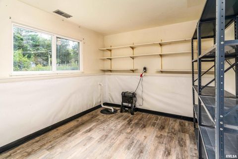 Tiny photo for 1301 W COURT Street, Carbondale, IL 62901 (MLS # EB460069)