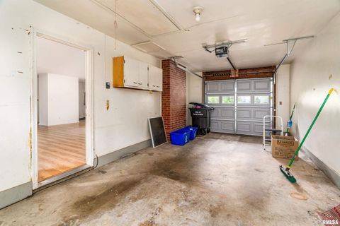 Tiny photo for 1301 W COURT Street, Carbondale, IL 62901 (MLS # EB460069)