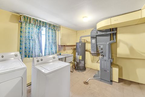 Tiny photo for 352 Sioux Lane, Carol Stream, IL 60188 (MLS # 12507145)