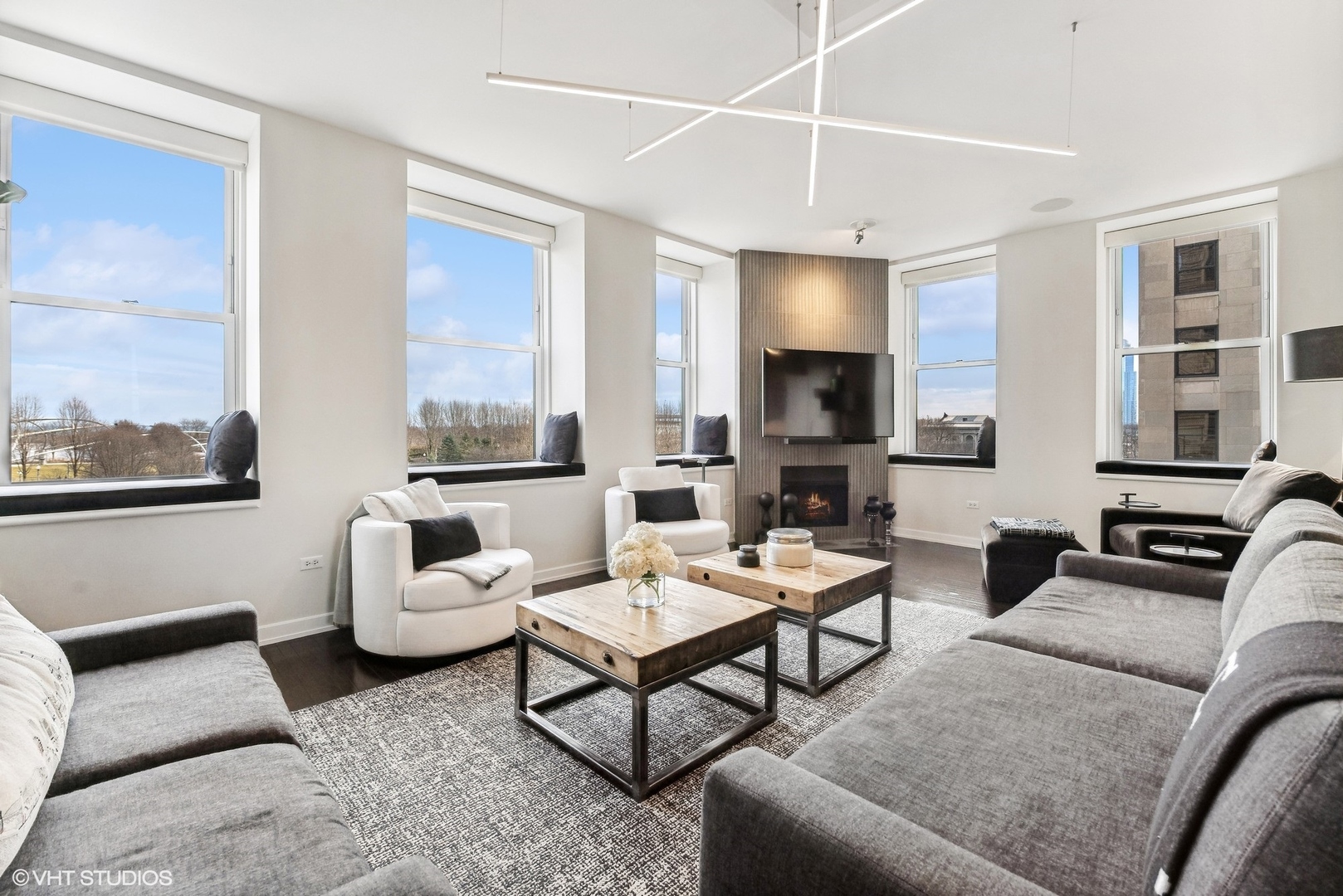 6 N Michigan Avenue 503