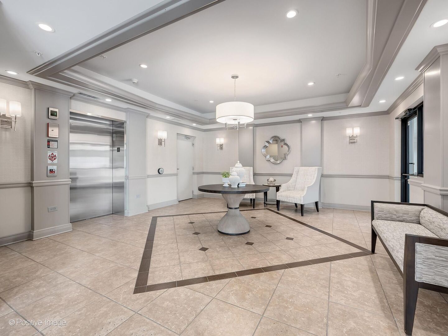 586 Crescent Boulevard 304