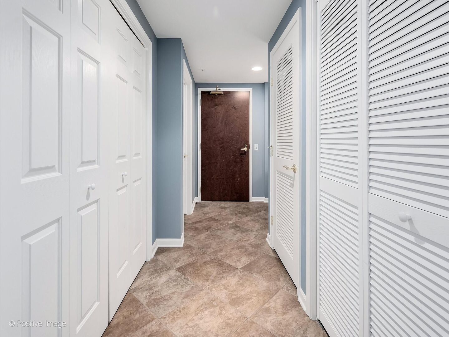 586 Crescent Boulevard 304