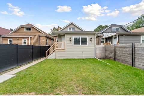 Tiny photo for 4630 W Montana Street, Chicago, IL 60639 (MLS # 12557373)