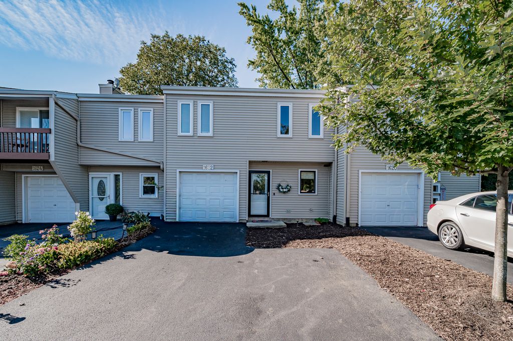 Photo for 1622 Bay Court, Naperville, IL 60565 (MLS # 12457958)