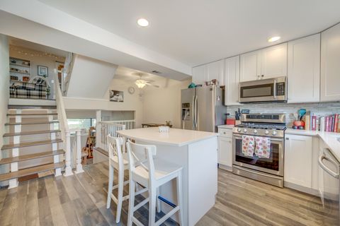 Tiny photo for 1622 Bay Court, Naperville, IL 60565 (MLS # 12457958)