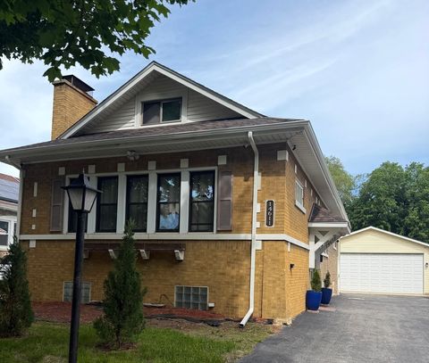 Photo of 14611 Turner Avenue, Midlothian, IL 60445 (MLS # 12656527)