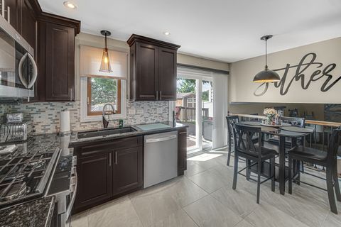 Tiny photo for 16930 82nd Avenue, Tinley Park, IL 60477 (MLS # 12536317)