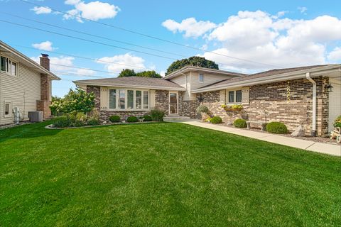 Tiny photo for 16930 82nd Avenue, Tinley Park, IL 60477 (MLS # 12536317)