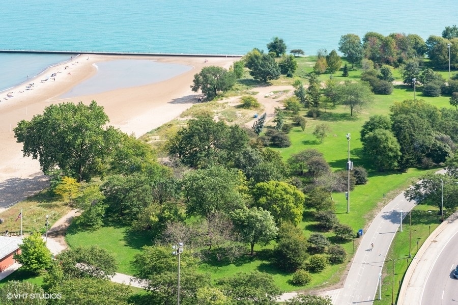 5701 N SHERIDAN Road 9T