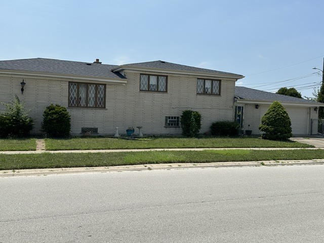 526 Manistee Avenue - Photo 2