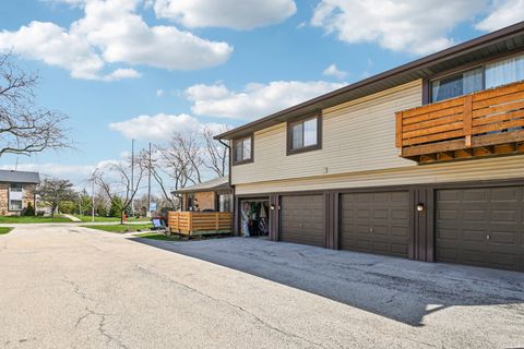 Tiny photo for 8338 Portsmouth Drive #B, Darien, IL 60561 (MLS # 12611656)