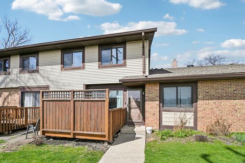 8338 Portsmouth Drive Unit B, Darien, IL 60561 - #: 12611656