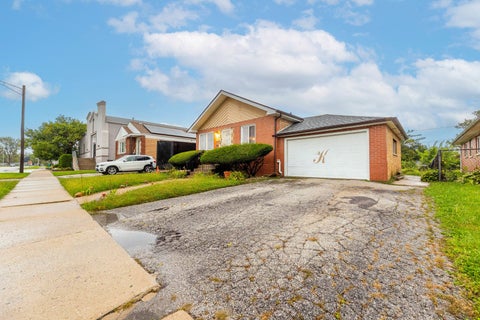 Tiny photo for 15225 5th Avenue, Phoenix, IL 60426 (MLS # 12776286)