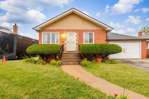 Tiny photo for 15225 5th Avenue, Phoenix, IL 60426 (MLS # 12776286)
