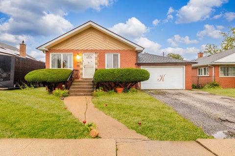 Photo of 15225 5th Avenue, Phoenix, IL 60426 (MLS # 12776286)