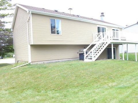 Tiny photo for 902 Garden Circle, Streamwood, IL 60107 (MLS # 12758355)