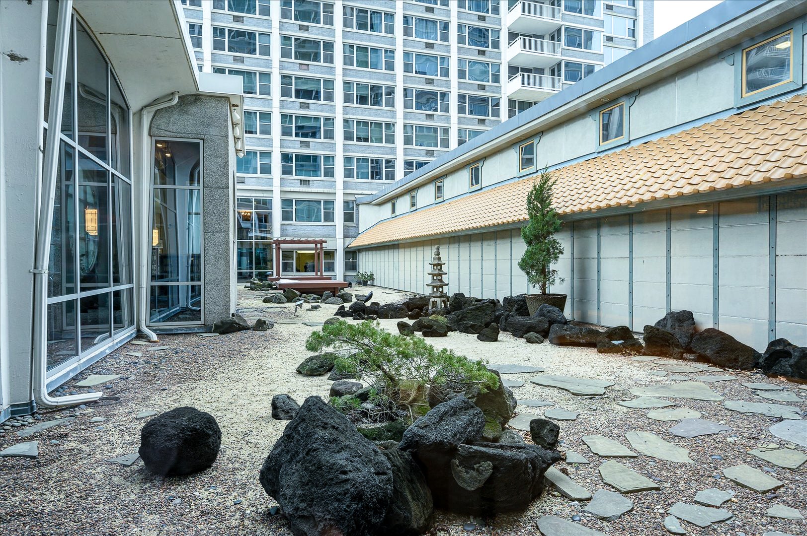 4250 N Marine Drive 735