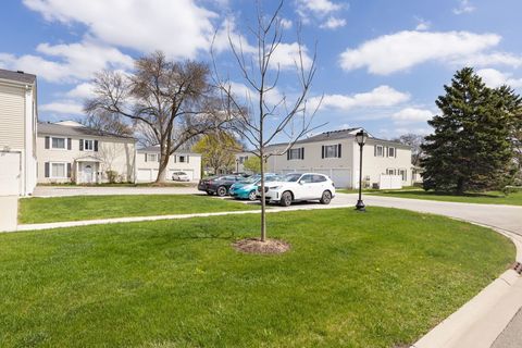 Tiny photo for 1240 Cove Drive #221D, Prospect Heights, IL 60070 (MLS # 12620336)
