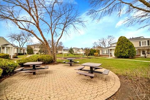 Tiny photo for 1240 Cove Drive #221D, Prospect Heights, IL 60070 (MLS # 12620336)