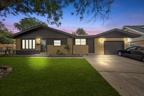 Tiny photo for 9201 Willow Lane, Bridgeview, IL 60455 (MLS # 12481859)