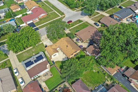 Tiny photo for 9201 Willow Lane, Bridgeview, IL 60455 (MLS # 12481859)