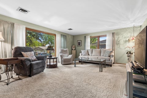 Tiny photo for 3607 W Clover Avenue, McHenry, IL 60050 (MLS # 12661094)