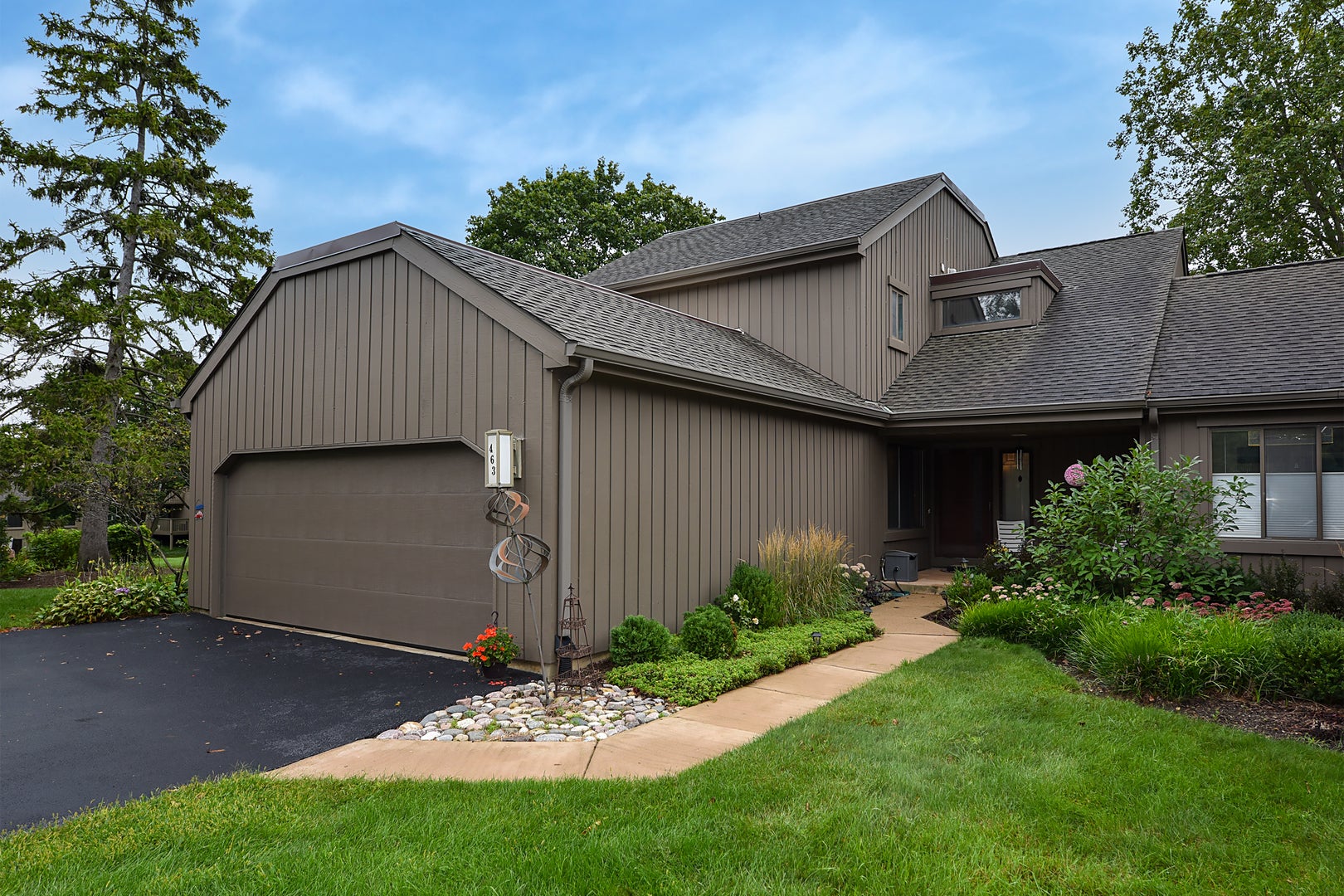 463 Woodview Road