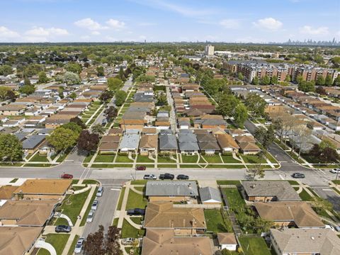 Tiny photo for 4917 N Oriole Avenue, Harwood Heights, IL 60706 (MLS # 12637144)