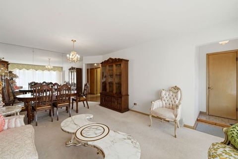 Tiny photo for 4917 N Oriole Avenue, Harwood Heights, IL 60706 (MLS # 12637144)