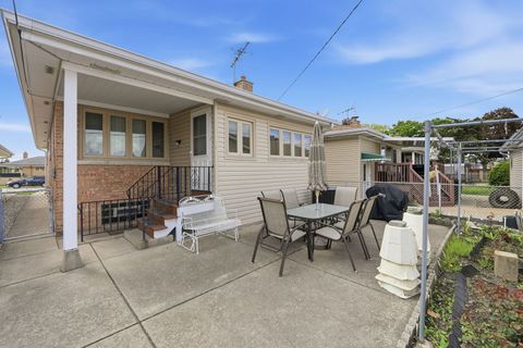 Tiny photo for 4917 N Oriole Avenue, Harwood Heights, IL 60706 (MLS # 12637144)