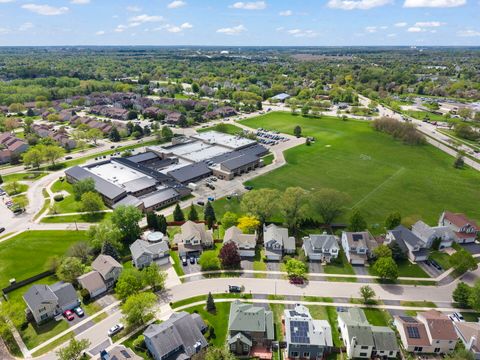 Tiny photo for 900 Chelsea Court, Aurora, IL 60504 (MLS # 12623459)