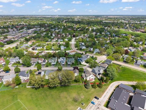Tiny photo for 900 Chelsea Court, Aurora, IL 60504 (MLS # 12623459)