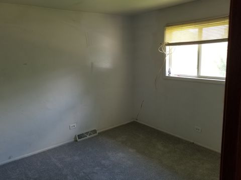 Tiny photo for 547 N Ridgemoor Avenue, Mundelein, IL 60060 (MLS # 12388197)