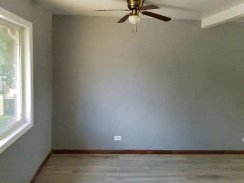 Tiny photo for 547 N Ridgemoor Avenue, Mundelein, IL 60060 (MLS # 12388197)