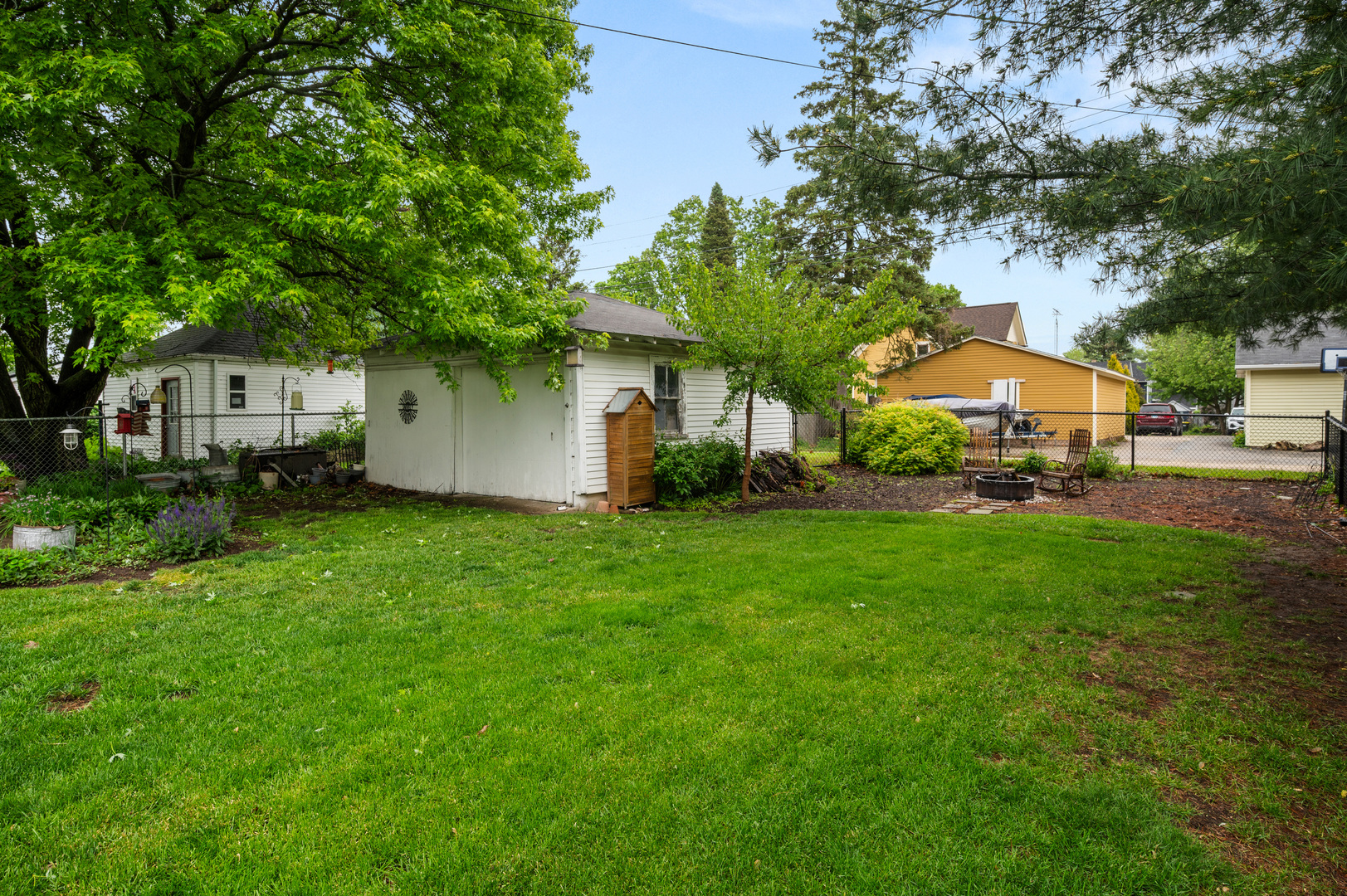216 S Genoa Street
