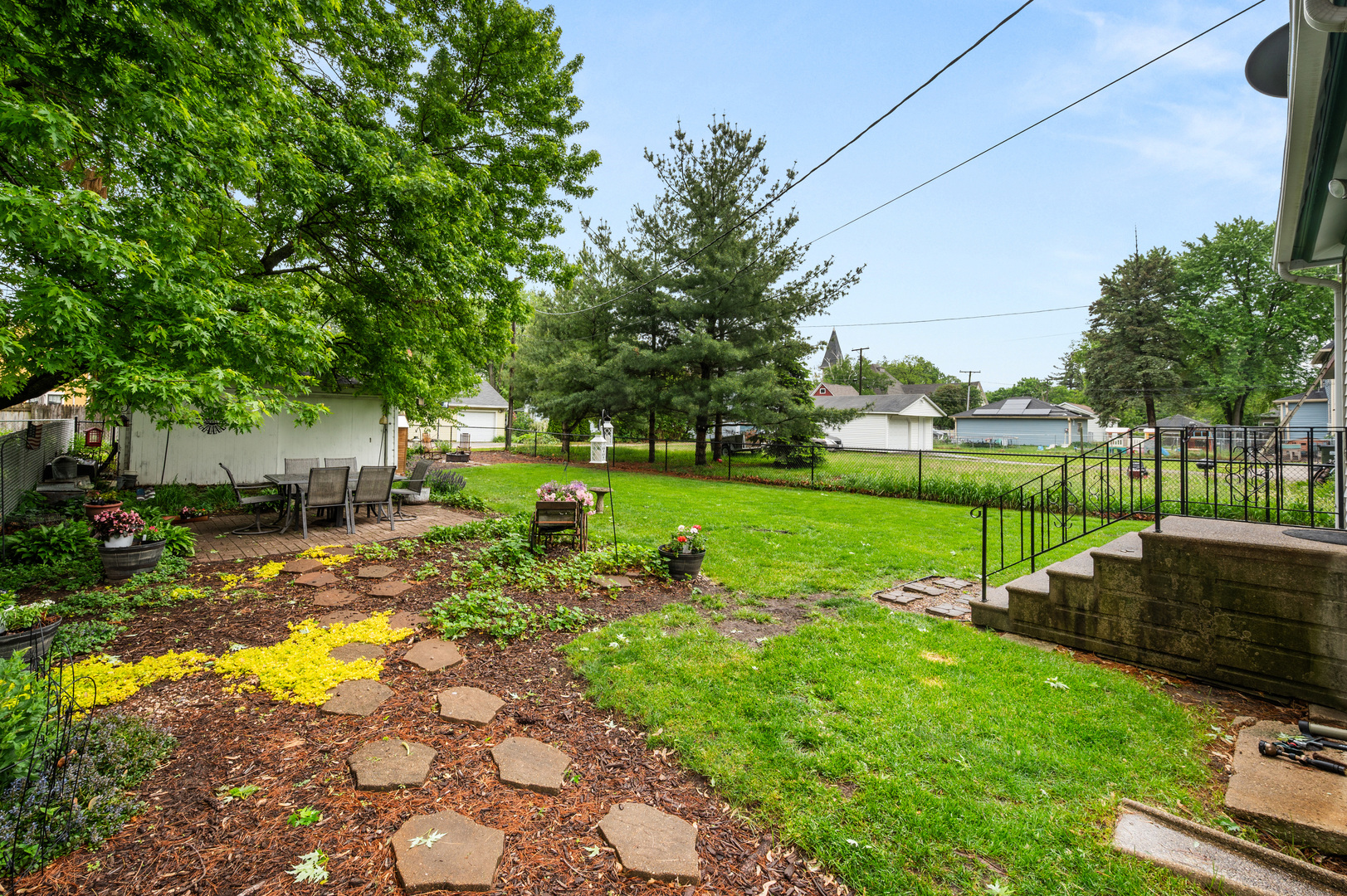 216 S Genoa Street