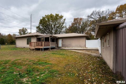 Tiny photo for 1718 RUSSELL Road, West Frankfort, IL 62896 (MLS # EB460465)