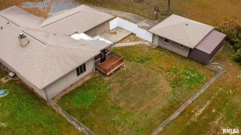 Tiny photo for 1718 RUSSELL Road, West Frankfort, IL 62896 (MLS # EB460465)