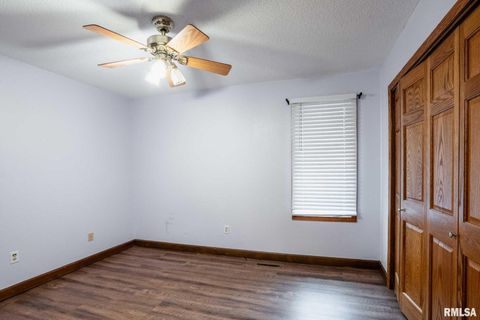 Tiny photo for 1718 RUSSELL Road, West Frankfort, IL 62896 (MLS # EB460465)