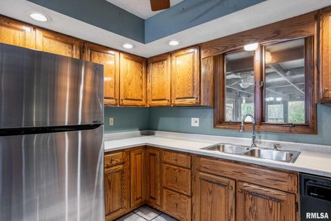 Tiny photo for 1718 RUSSELL Road, West Frankfort, IL 62896 (MLS # EB460465)