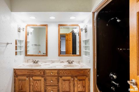 Tiny photo for 1718 RUSSELL Road, West Frankfort, IL 62896 (MLS # EB460465)