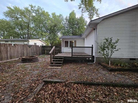 Tiny photo for 12152 E MEADOWS Drive, Mt Vernon, IL 62864 (MLS # EB459882)