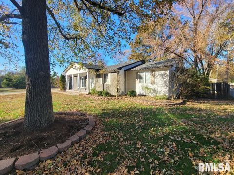 Tiny photo for 12152 E MEADOWS Drive, Mt Vernon, IL 62864 (MLS # EB459882)