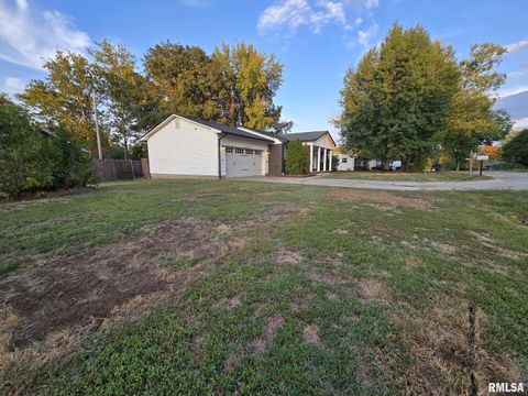 Tiny photo for 12152 E MEADOWS Drive, Mt Vernon, IL 62864 (MLS # EB459882)